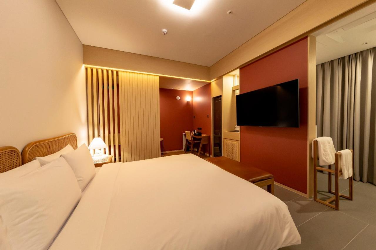 Hound Hotel Haeundae Signature Busan Exteriör bild